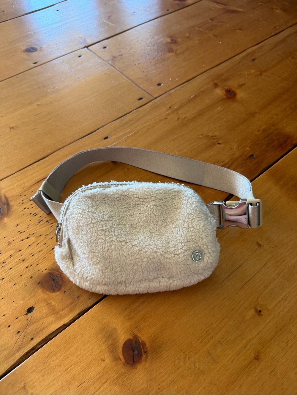 Lululemon atheltica Cream Sherpa Belt Bag
